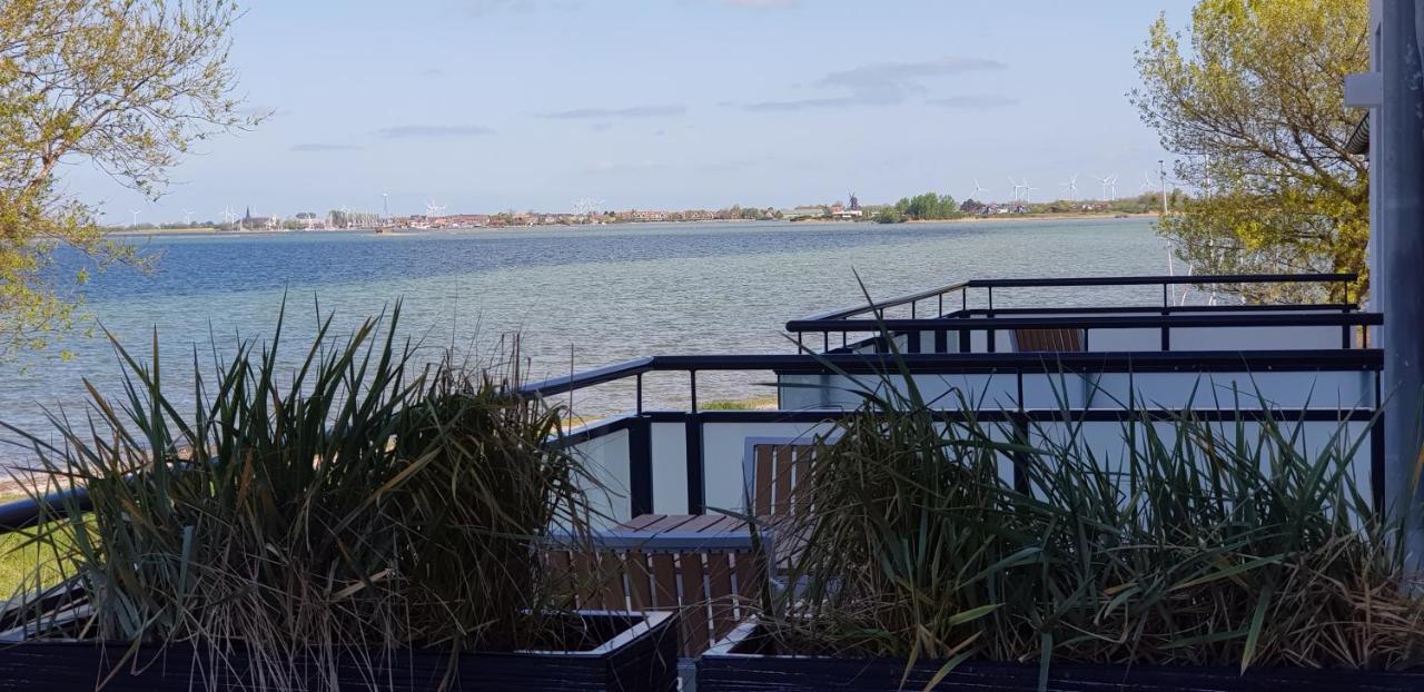 Haus Achtern Diek In Erster Reihe Am Meer فيهمارن المظهر الخارجي الصورة