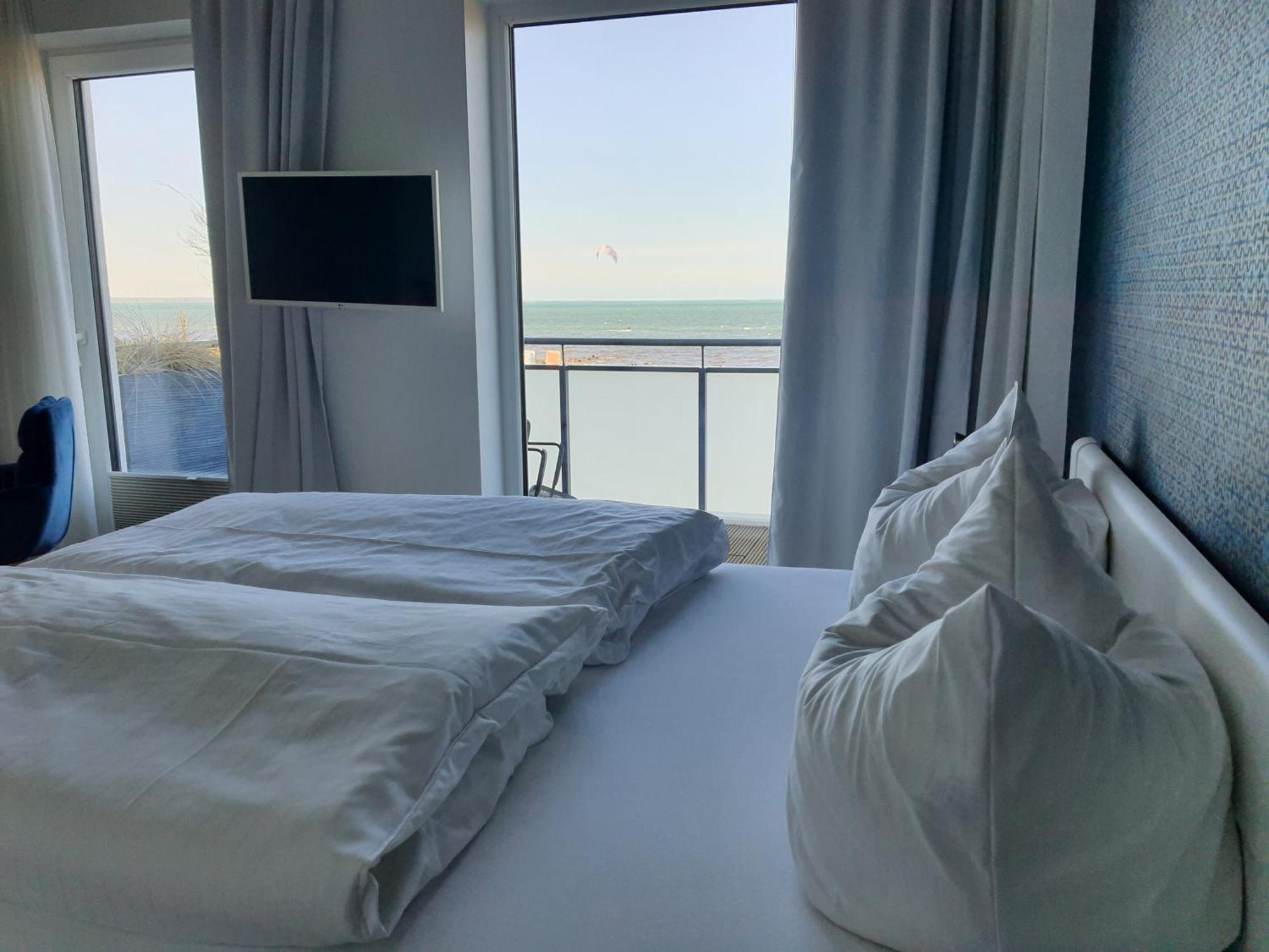 Haus Achtern Diek In Erster Reihe Am Meer فيهمارن المظهر الخارجي الصورة