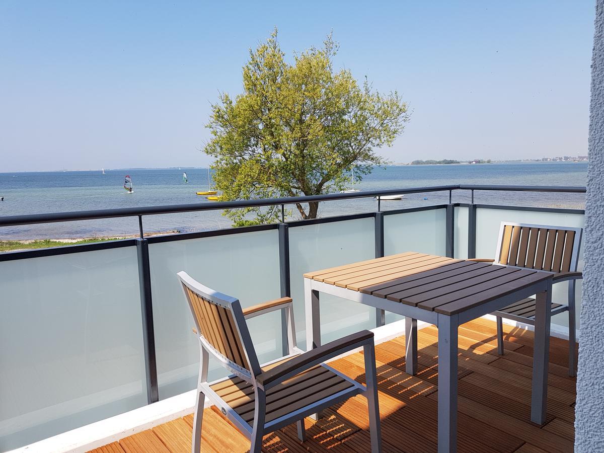 Haus Achtern Diek In Erster Reihe Am Meer فيهمارن المظهر الخارجي الصورة